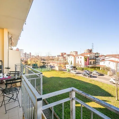 Fiere Studio Con Parcheggio E Balcone
